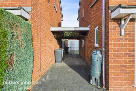 3 bedroom detached house for sale, Padstow Close, Crewe