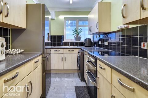 3 bedroom terraced house for sale, Cavell Road, Norwich