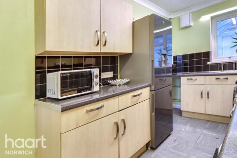 3 bedroom terraced house for sale, Cavell Road, Norwich