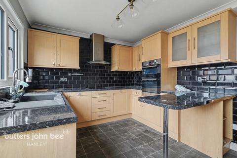2 bedroom terraced house for sale, Skipacre Avenue, Smallthorne, Stoke-On-Trent ST6 1RY