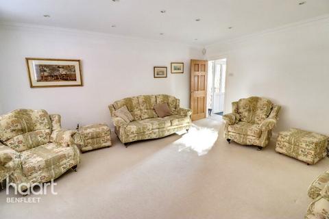 4 bedroom detached house for sale, St Marys Drive, Benfleet