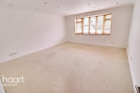 4 bedroom detached house for sale, St Marys Drive, Benfleet