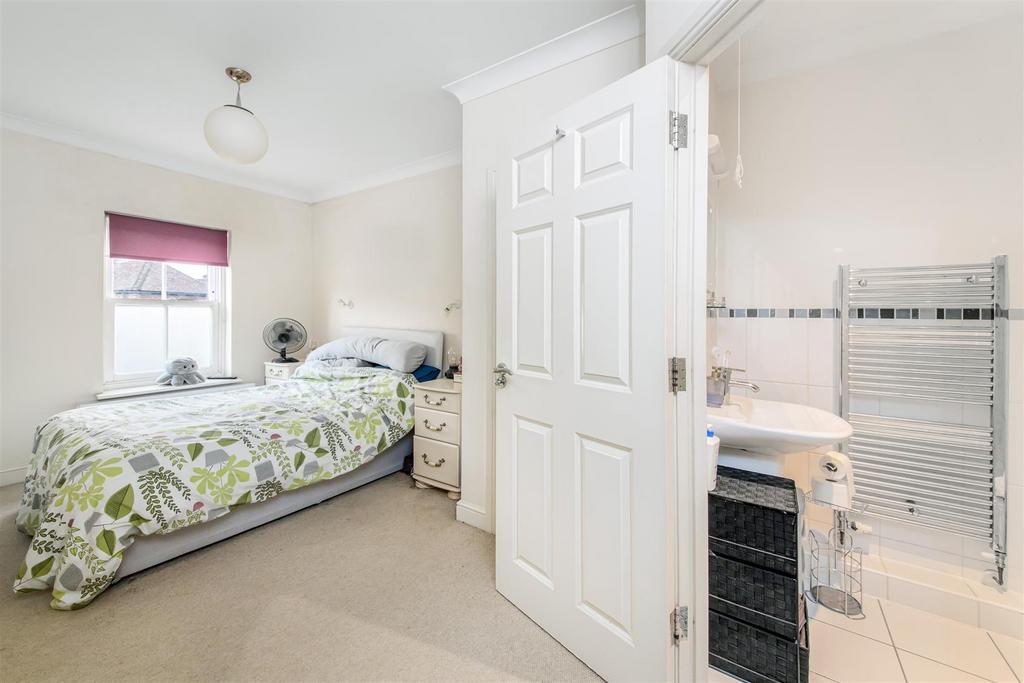 59a Master Bedroom b.jpg
