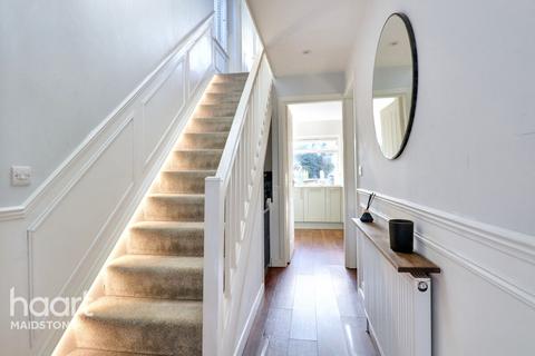 3 bedroom semi-detached house for sale, Betsham Road, Maidstone