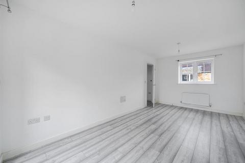 3 bedroom detached house for sale, Calcot - M4 J12 access,  Berkshire,  RG31