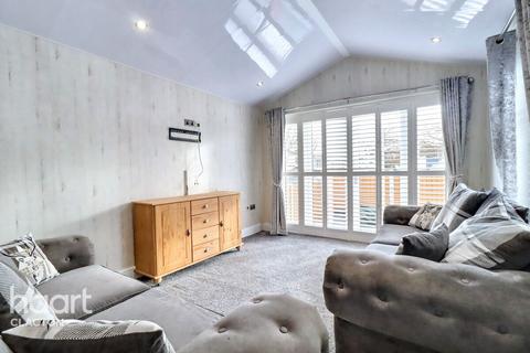 2 bedroom bungalow for sale, Oakleigh Residential Park, Clacton-on-Sea
