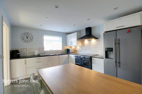 5 bedroom detached house for sale, Hallams Drive, Nantwich