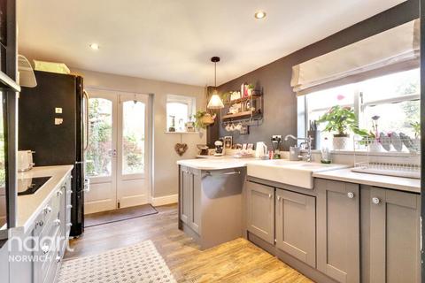 3 bedroom semi-detached house for sale, Bowthorpe Hall Road, Norwich