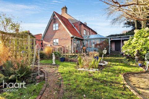 3 bedroom semi-detached house for sale, Bowthorpe Hall Road, Norwich