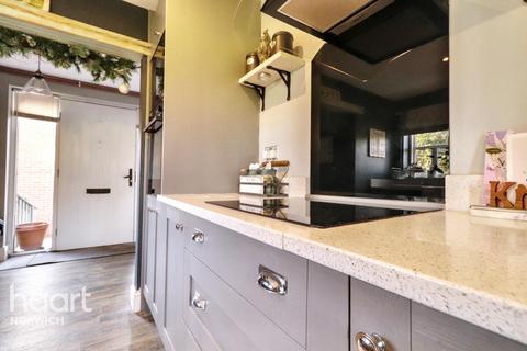 3 bedroom semi-detached house for sale, Bowthorpe Hall Road, Norwich