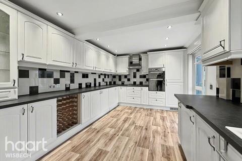 6 bedroom detached house for sale, Laurel Drive, Elm