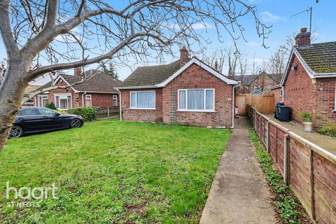 3 bedroom detached bungalow for sale, Desborough Road, Hartford