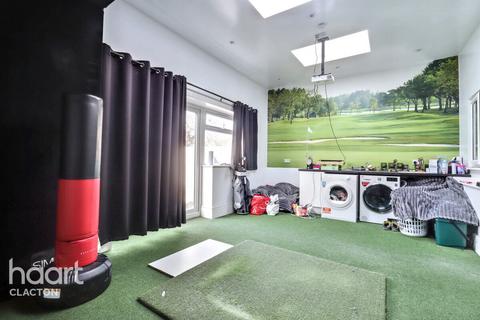 5 bedroom detached house for sale, Pembroke Gardens, Clacton-On-Sea
