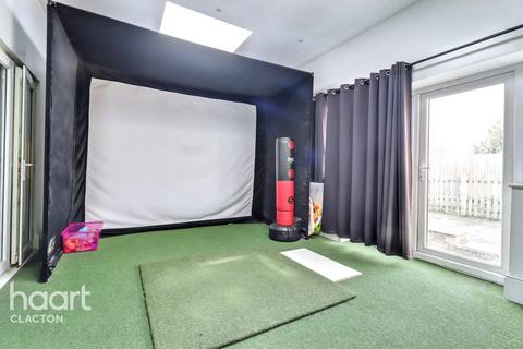 5 bedroom detached house for sale, Pembroke Gardens, Clacton-On-Sea