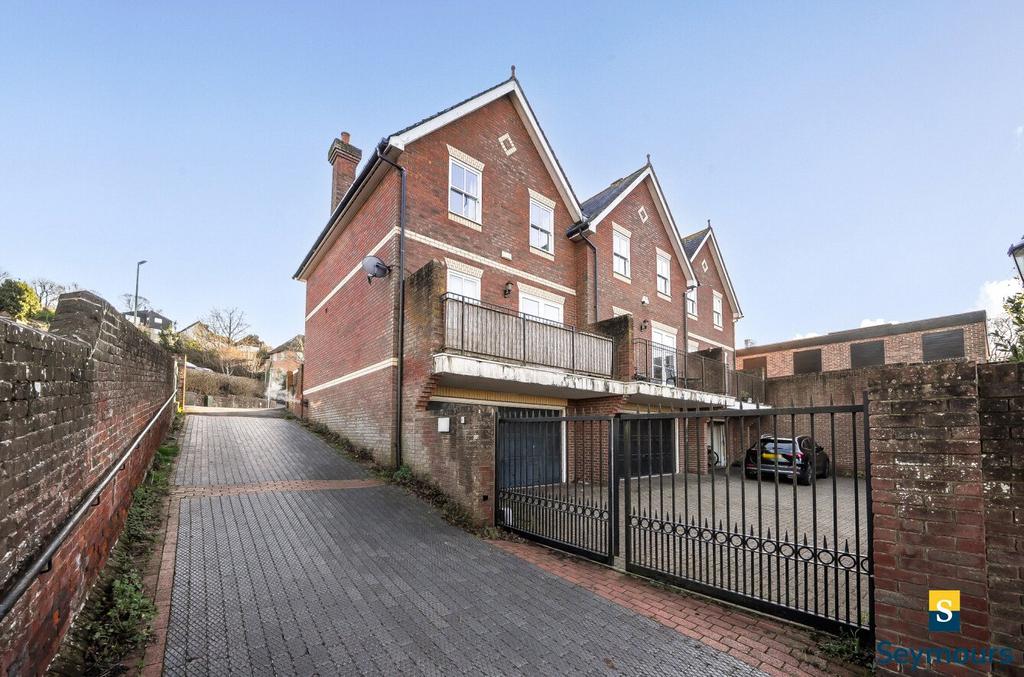 Garage&amp; Driveway