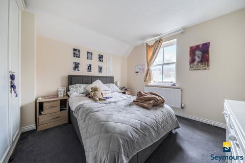 2 bedroom end of terrace house for sale, Sydenham Road, Surrey GU1