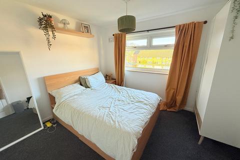 2 bedroom flat for sale, Bowland Avenue, Shipley BD17