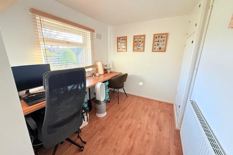 2 bedroom flat for sale, Bowland Avenue, Shipley BD17