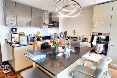 2 bedroom flat for sale, East station Road, Peterborough