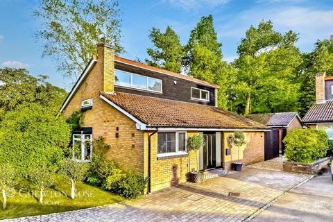 4 bedroom detached house for sale, Burleigh Lane, Ascot