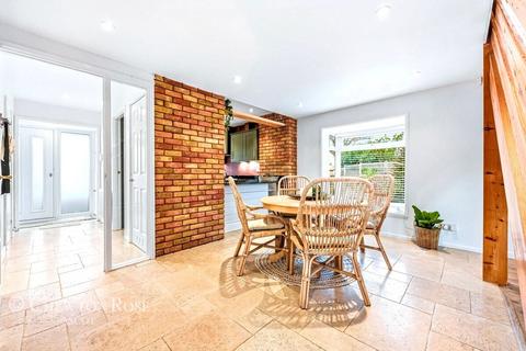 4 bedroom detached house for sale, Burleigh Lane, Ascot