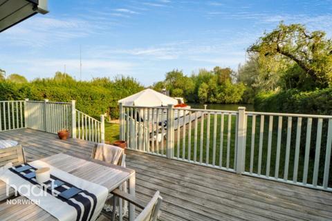 3 bedroom detached house for sale, Bungalow Lane, Norwich