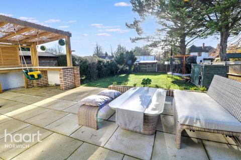 4 bedroom chalet for sale, Holmesdale Road, NORWICH