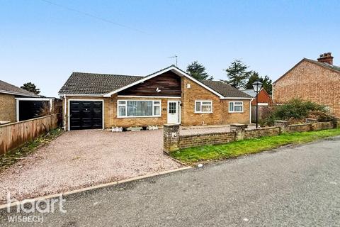 3 bedroom detached bungalow for sale, Hollycroft Road, Emneth