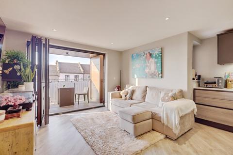 1 bedroom apartment for sale, High Road, Benfleet, SS7
