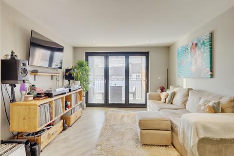 1 bedroom apartment for sale, High Road, Benfleet, SS7