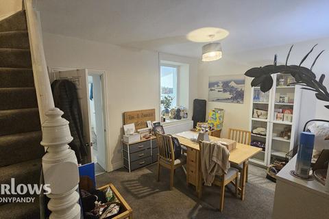 Wayne Street, Porth CF39