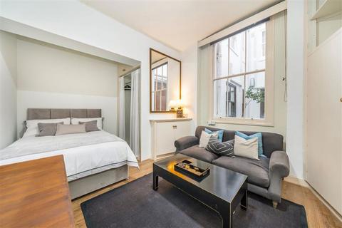 Studio to rent, Rutland Gate, London SW7