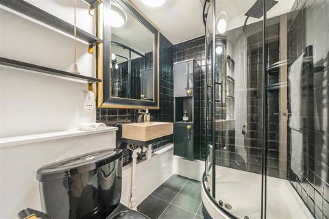 Studio to rent, Rutland Gate, London SW7