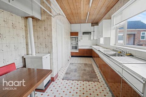 3 bedroom detached bungalow for sale, Grantham Road, Bracebridge Heath