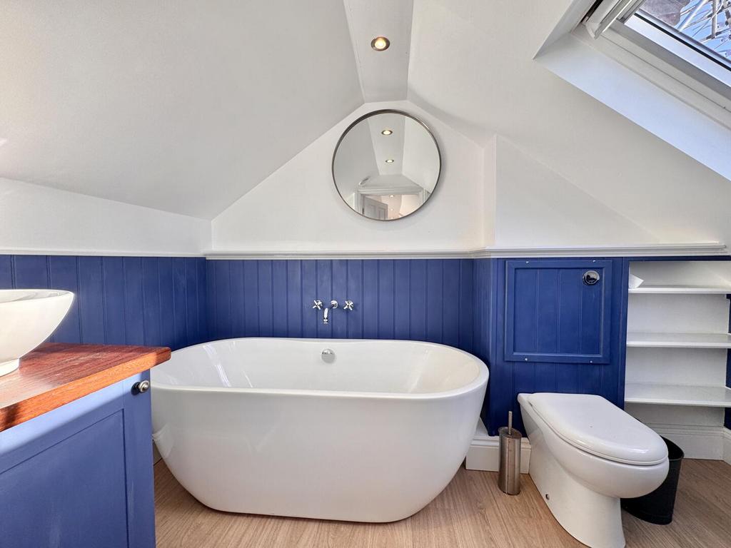 En-Suite Bathroom