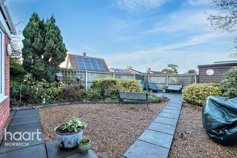 3 bedroom chalet for sale, Holt Road, Norwich