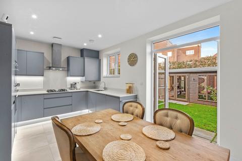 3 bedroom semi-detached house for sale, Frost Road, Beaconsfield HP9