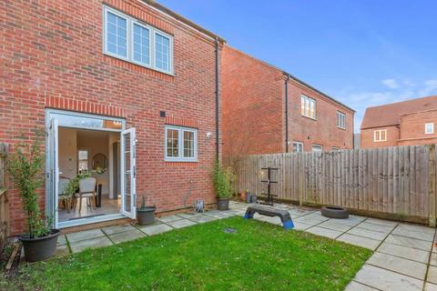 3 bedroom semi-detached house for sale, Frost Road, Beaconsfield HP9