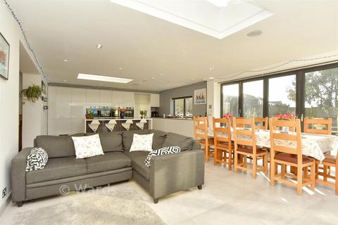 4 bedroom detached house for sale, Grimthorpe Avenue, Whitstable, Kent