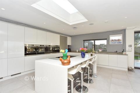 4 bedroom detached house for sale, Grimthorpe Avenue, Whitstable, Kent
