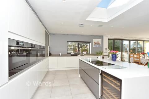 4 bedroom detached house for sale, Grimthorpe Avenue, Whitstable, Kent