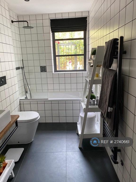 Master En-Suite