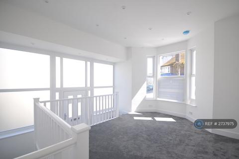 2 bedroom flat to rent, Grange Road, Ramsgate, CT11