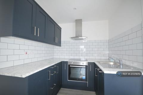 2 bedroom flat to rent, Grange Road, Ramsgate, CT11