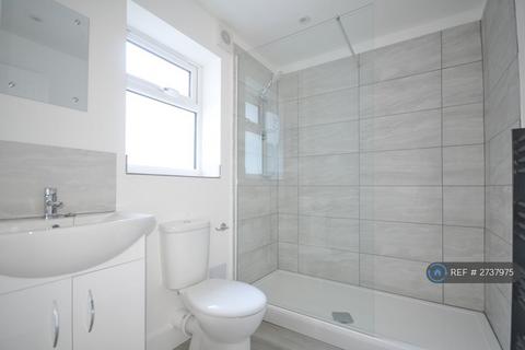 2 bedroom flat to rent, Grange Road, Ramsgate, CT11