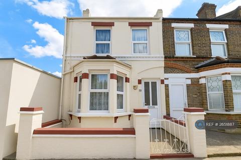 2 bedroom terraced house to rent, Miriam Road, Plumstead, SE18