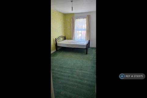 1 bedroom in a house share to rent, Salisbury Road, London, E7