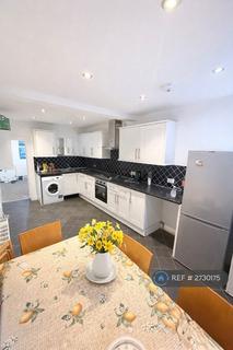 1 bedroom in a house share to rent, Salisbury Road, London, E7