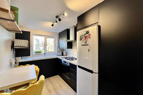 2 bedroom flat for sale, Dene Hole House, Wickham Lane, London, SE2