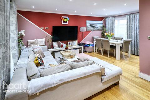 5 bedroom semi-detached house for sale, Clarke Way, Watford